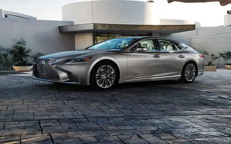 Lexus LS 2018: Ba Tính Năng An Toàn Chưa Từng Có Trên Bất Kỳ Mẫu Xe Nào